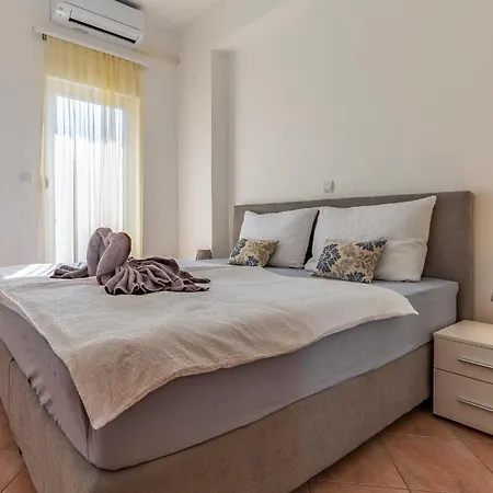 Apartments Rok Pula Exterior photo